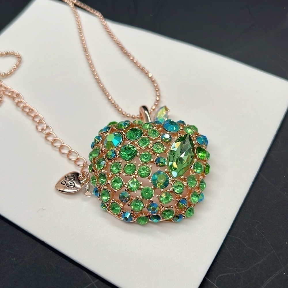 Betsy Johnson fruity petals apple green long necklace